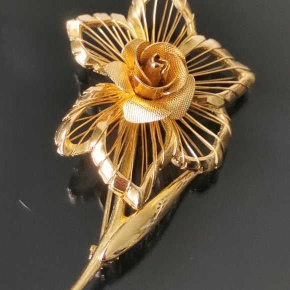Vintage Brooks Harp Wire Bloom Gold Rose Flower Pin Brooch - Picture 2 of 5